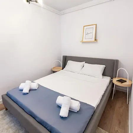Apartment 711 *