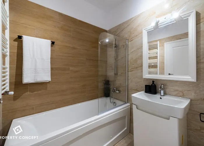 Apartment 711 B2 *